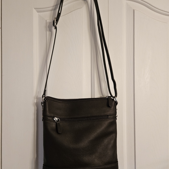 Giani Bernini Nappa Leather Venice Crossbody - Picture 3 of 5